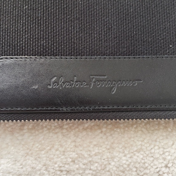 Salvatore Ferregamo Men’s Travel wallet - Picture 5 of 11